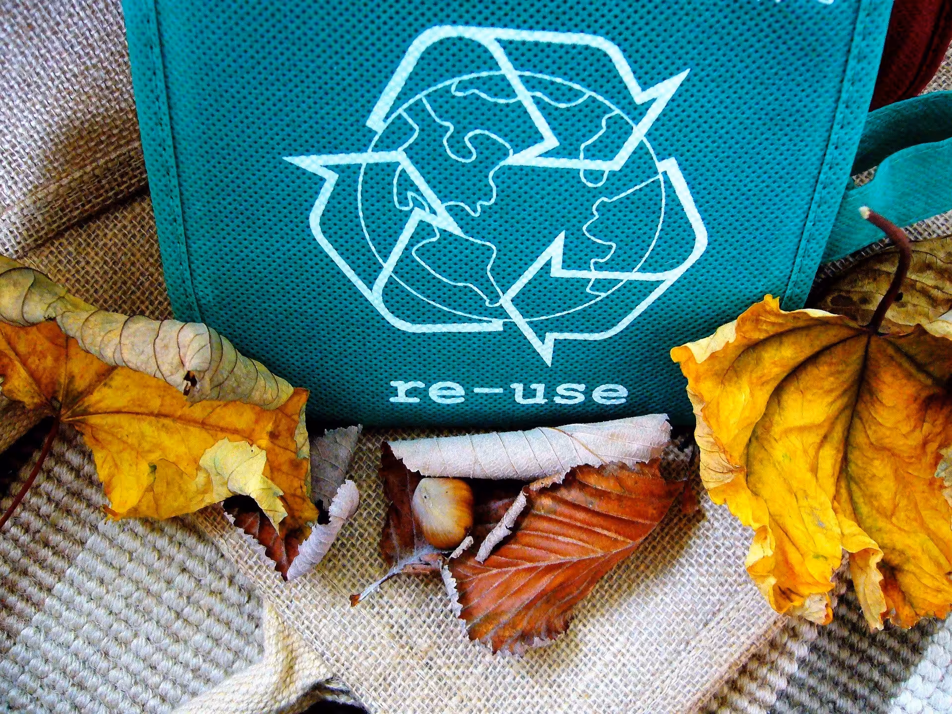 Découvrez pourquoi le recyclage de l’or est une alternative écologique et éthique face à l’exploitation minière, permettant de préserver les ressources naturelles tout en répondant aux besoins croissants des industries.